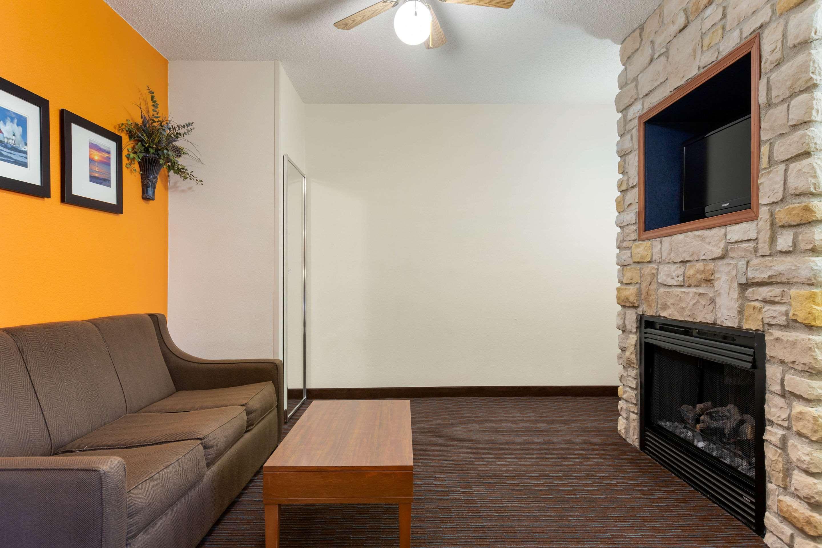 Comfort Suites Stevensville - St Joseph Exteriör bild