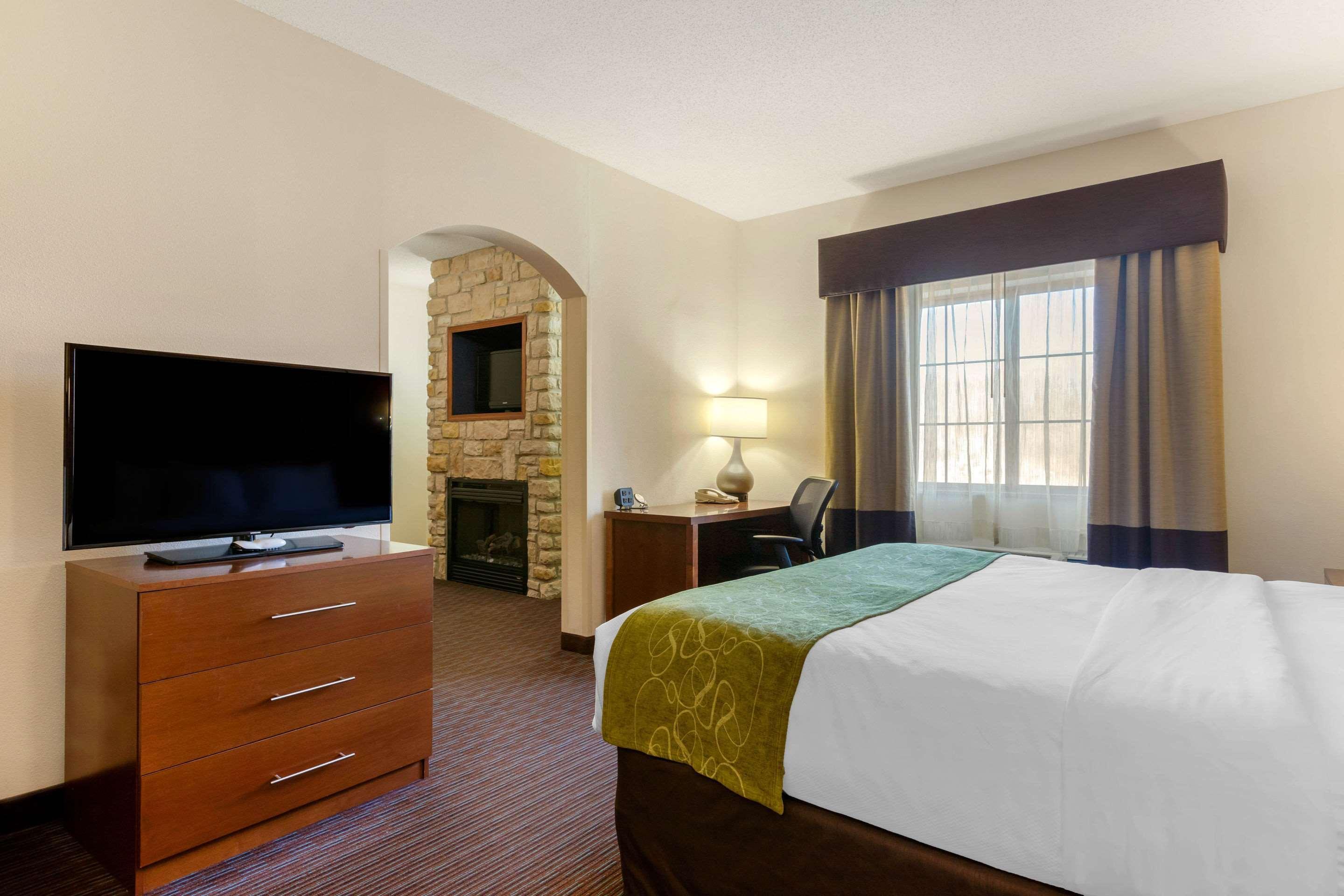 Comfort Suites Stevensville - St Joseph Exteriör bild