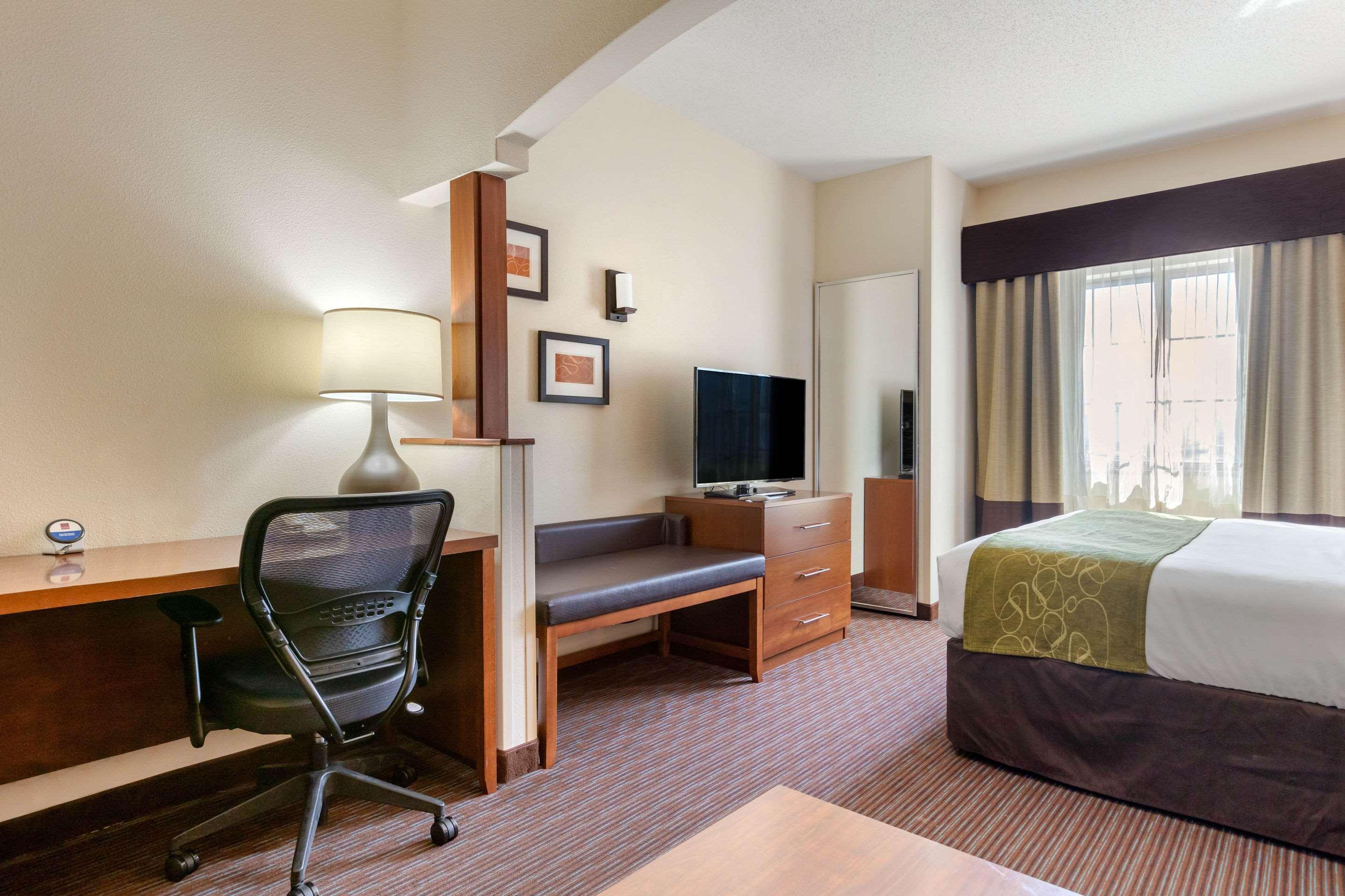 Comfort Suites Stevensville - St Joseph Exteriör bild