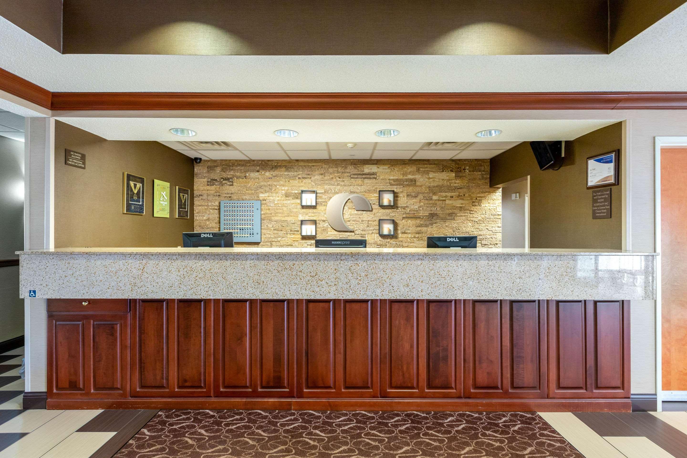 Comfort Suites Stevensville - St Joseph Exteriör bild