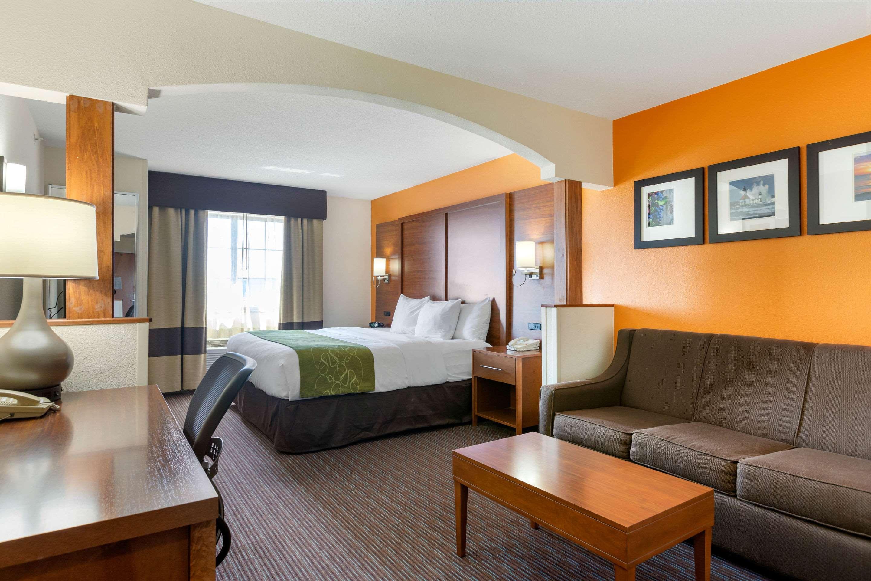 Comfort Suites Stevensville - St Joseph Exteriör bild
